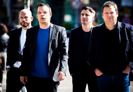 Zum goldenen Hirschen Berlin unter neuer Führung - v.l.: Das neue Geschäftsleitungstrio bei den Berliner Hirschen: Felix Franz Vogler, Reinhard Buschmann und Alexander Lang mit Geschäftsführer Hans-H. Langguth