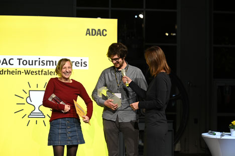 ADAC-Tourismuspreis für Nordrhein-Westfalen wurde erstmals vergeben - Die Erstplatzierten des ADAC-Tourismuspreises 2021 nahmen ihren Award in der DASA Arbeitswelt entgegen: nurguteleute Kreativbüro - Foto: ADAC in NRW/Andreas Buck