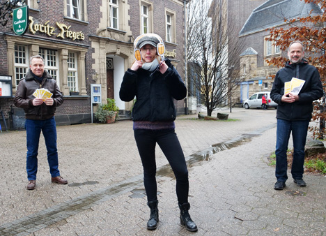 Stadtmarketing Herne setzt Audio-Touren fort - Stellen die zweite Audio-Tour unter der Marke "Hömma Herne!" vor (v. l.): Holger Wennrich, Geschäftsführer Stadtmarketing Herne, Astrid Jordan, Projektleiterin Stadtmarketing Herne, und Jürgen Hagen, Leiter des Stadtarchivs; Foto: Stadtmarketing Herne