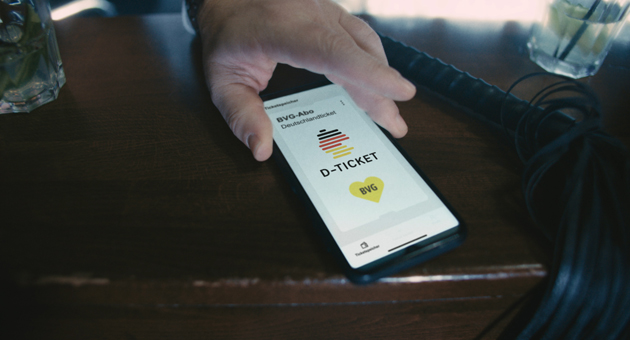 BVG wirbt mit Udo-Jürgens-Klassiker für Deutschlandticket -