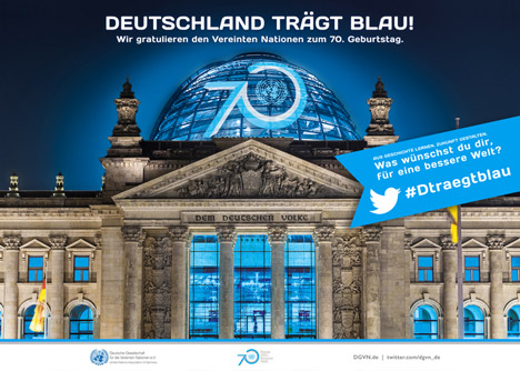 PP:Agenda entwickelt bundesweite Jubiläumskampagne für die Vereinten Nationen - Die Anzeigenmotive für die Kampagne "Deutschland trägt Blau!" stammen von PP:Agenda; Foto: PP:Agenda