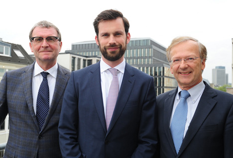 Christian Ortlepp übernimmt die Geschäftsführung des Convention Bureau Düsseldorf - v.l.: Frank Schrader, Geschäftsführer Düsseldorf Marketing GmbH; Christian Ortlepp, Director Convention Bureau Düsseldorf, und Hilmar Guckert, Sprecher der Geschäftsführung Düsseldorf Congress Sport & Event