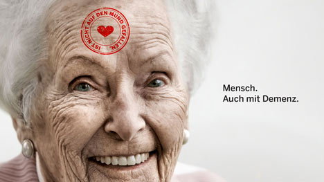 Nordrhein-Westfalen startet Aufklärungskampagne zum Thema Demenz - Die Kampagne "Mensch. Auch mit Demenz." will Vorurteile gegenüber dem Thema Demenz abbauen und einen Dialog zur Integration der Betroffenen anstoßen; Foto: respektive1