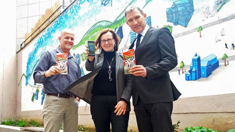 Digitale Gästekarte der GrimmHeimat gestartet - v.l.n.r.: Kai Füldner (Leiter Stadtmuseum Kassel), Ute Schulte (Leitung Tourismus im Regionalmanagement Nordhessen) und Holger Schach (Geschäftsführer Regionalmanagement Nordhessen) stellen die digitale MeinCardPlus vor; Foto: RMN