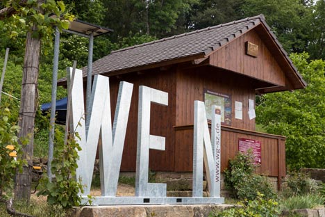 Neckar-Zaber-Tourismus weiht WEIN-Fotospots ein - Einer der fünf Fotospots liegt am Zweifelberg in Baden-Württemberg; Foto: Neckar-Zaber-Tourismus