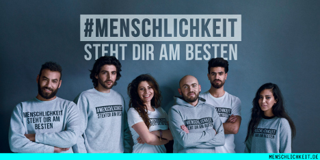 Online-Spendenplattform betterplace.org sammelt mit Fake-Fashionlabel für Flüchtlinge - Die Flüchtlingskampagne 'Menschlichkeit steht dir am besten' ist eine Initiative von betterplace.org; Foto: FCB Hamburg