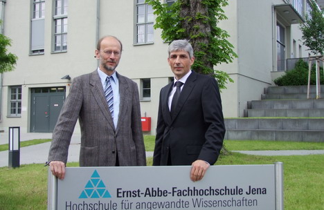 Dr. Thoralf Held neuer Kanzler der Ernst-Abbe-Fachhochschule Jena - v.l. Dr. Theodor Peschke und Dr. Thoralf Held