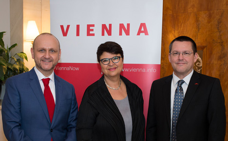 Wien Tourismus begrüßte mehr als sieben Millionen Gäste in 2017 - Renate Brauner (m.), Präsidentin des WienTourismus, Tourismusdirektor Norbert Kettner (l.) und Heinz Lachinger (r.), Chief Financial Officer von Austrian Airlines planen auch für das Jahr 2018 weiter zusammzuarbeiten; Foto: David Bohmann/PID