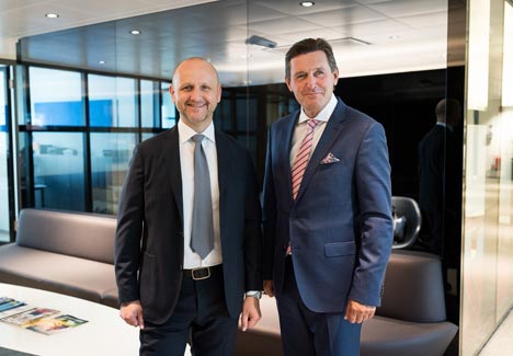 WienTourismus begrüßt neuen Präsidenten - v.l. Norbert Kettner, Wiens Tourismusdirektor, und Peter Hanke, Wiens Stadtrat für Finanzen, Wirtschaft, Digitalisierung und Internationales sowie neuer Präsident des WienTourismus; Foto: PID/David Bohmann