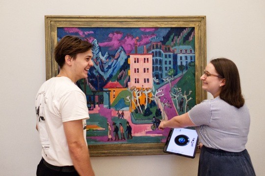 Spielerische Kunstvermittlung im Kunstmuseum St. Gallen - Mit der Sherlook-App die Sammlung des Kunstmuseums St. Gallen entdecken - Foto: Kunstmuseum St. Gallen