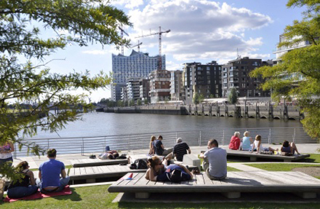 Kommunikationsagentur für die HafenCity Hamburg gesucht - Die Marco-Polo-Terrassen in der HafenCity gehören zu einem beliebten Ausflugsziel in der Hansestadt; Foto: www.mediaserver.hamburg.de/Thomas Hampel