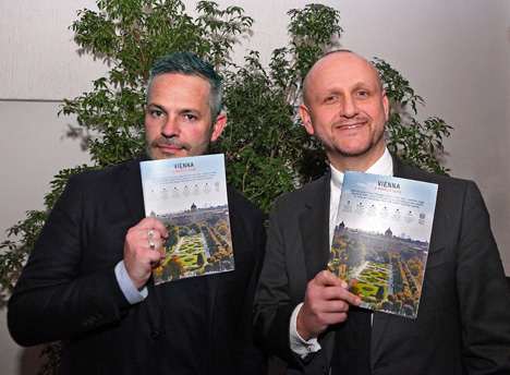 WienTourismus kooperiert mit dem Magazin "Monocle" - v.l. "Monocle"-Chefredakteur Tyler Brûlé und WienTourismus-Chef Norbert Kettner; Foto: M.Kumekawa