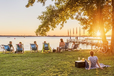 Berlin tritt Deutschlands Seenland bei - Der Müggelsee in Treptow-Köpenick ist mit 740 Hektar Berlins größter See – Foto: visitBerlin / Dagmar Schwelle