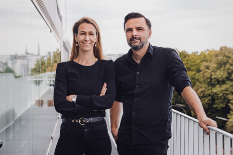 AOK Baden-Württemberg engagiert KNSKB+ - Die Spitze von KNSKB*: Managing Partner Kim Alexandra Notz und Managing Director Creation Florentin Hock; Foto: KNSKB+