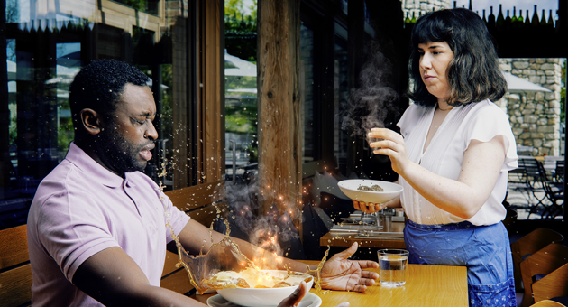 Österreich Werbung lockt mit galaktischer Kulinarik - Im Rahmen der Kampagne wird aus der Leberknödelsuppe eine Meteoritensuppe – Foto: Österreich Werbung/Markus & Karin Gmeiner
