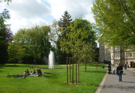Hessen, Rheinland-Pfälzer und Saarländer gehen am häufigsten in Parks - Die große Mehrheit der Deutschen hält sich regelmäßig in Parks und Grünanlagen auf; Foto: obs/BGL