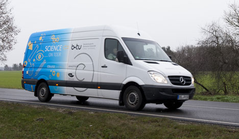"Science on Tour": BTU Cottbus-Senftenberg macht Wissenschaft mobil - Das Projekt "Science on Tour" der BTU Cottbus-Senftenberg bringt Wissenschaft in Schulen ©BTU Cottbus-Senftenberg