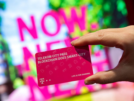 Telekom präsentiert City Pass - Die Telekom bietet interessierten Städten ab sofort an, die White Label Lösung gemeinsam auf ihre individuellen Bedürfnisse zuzuschneiden; Foto: Telekom