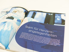 wirDesign entwickelt Corporate Design für die Uniklinik Köln - Der Jahresbericht der Uniklinik Köln ist bereits im neuen CD erschienen; Foto: wirDesign