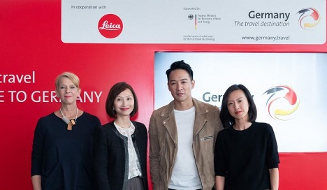 DZT kooperiert mit Leica für Kampagne in China - v.l.: Sabine Florian (Executive Director der Deutschen Aushandelskammer in Hongkong), Katrin Yeung (DZT Hongkong und Südchina), Schauspieler Jason Chan und Jessica Wei (Marketing Director bei Leica Camera Greater China) stellten die neue Kampagne vor; Foto: DZT