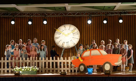 Gold für Felix Burda Stiftung bei "Spot des Jahres" - Im Gewinner-Spot der Felix Burda Stiftung tritt ein Kinderchor auf, der das Thema Darmkrebsvorsorge besingt, hier ein Szenenbild vom Dreh; Foto: Felix Burda Stiftung