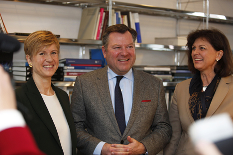 Gründerszene: München plant die Stadt der Zukunft - München und UnternehmerTUM wollen die Gründer- und Kreativszene stärken: v.l. Unternehmerin Susanne Klatten, Josef Schmid, zweiter Bürgermeister der Landeshauptstadt München, und Bayerns Wirtschaftsministerin Ilse Aigner; Foto: obs/UnternehmerTUM GmbH